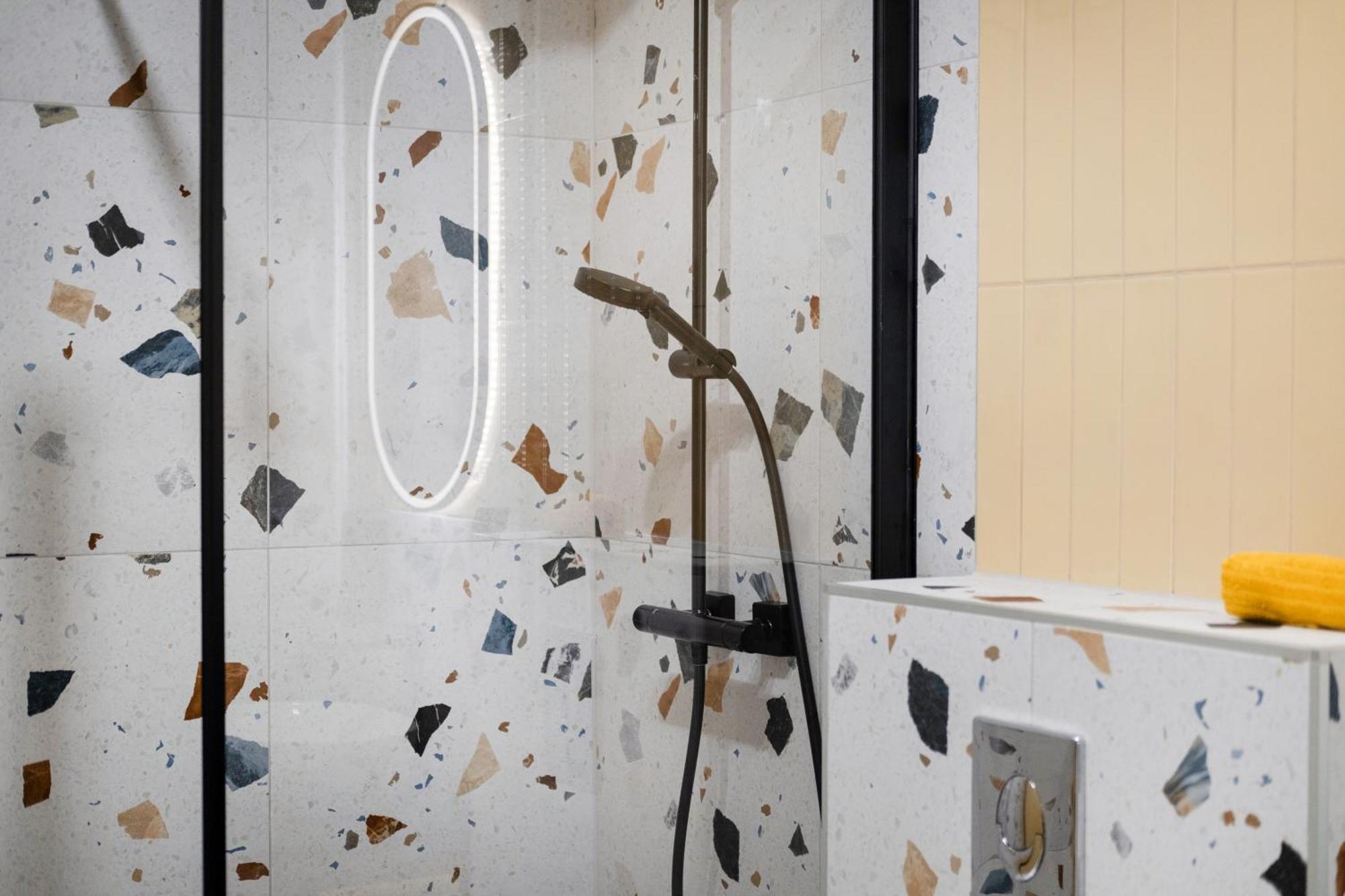 Myflat Wave Luxury 44 Suite Siofok Bagian luar foto